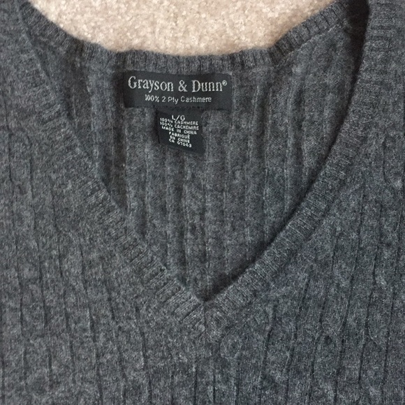 HOST PICK! Grayson and Dunn Grey 2-Ply 100% Cashmere Sweater, Size Large - Picture 3 of 7